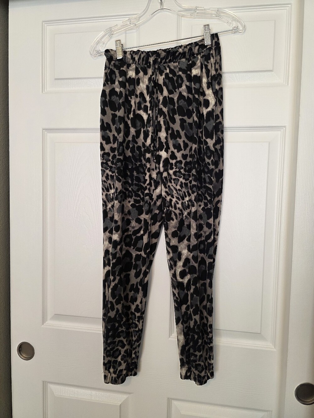 Brigitte Brianna Women's Leopard Print Pull-On Joggers - Black & Gray, Size M
